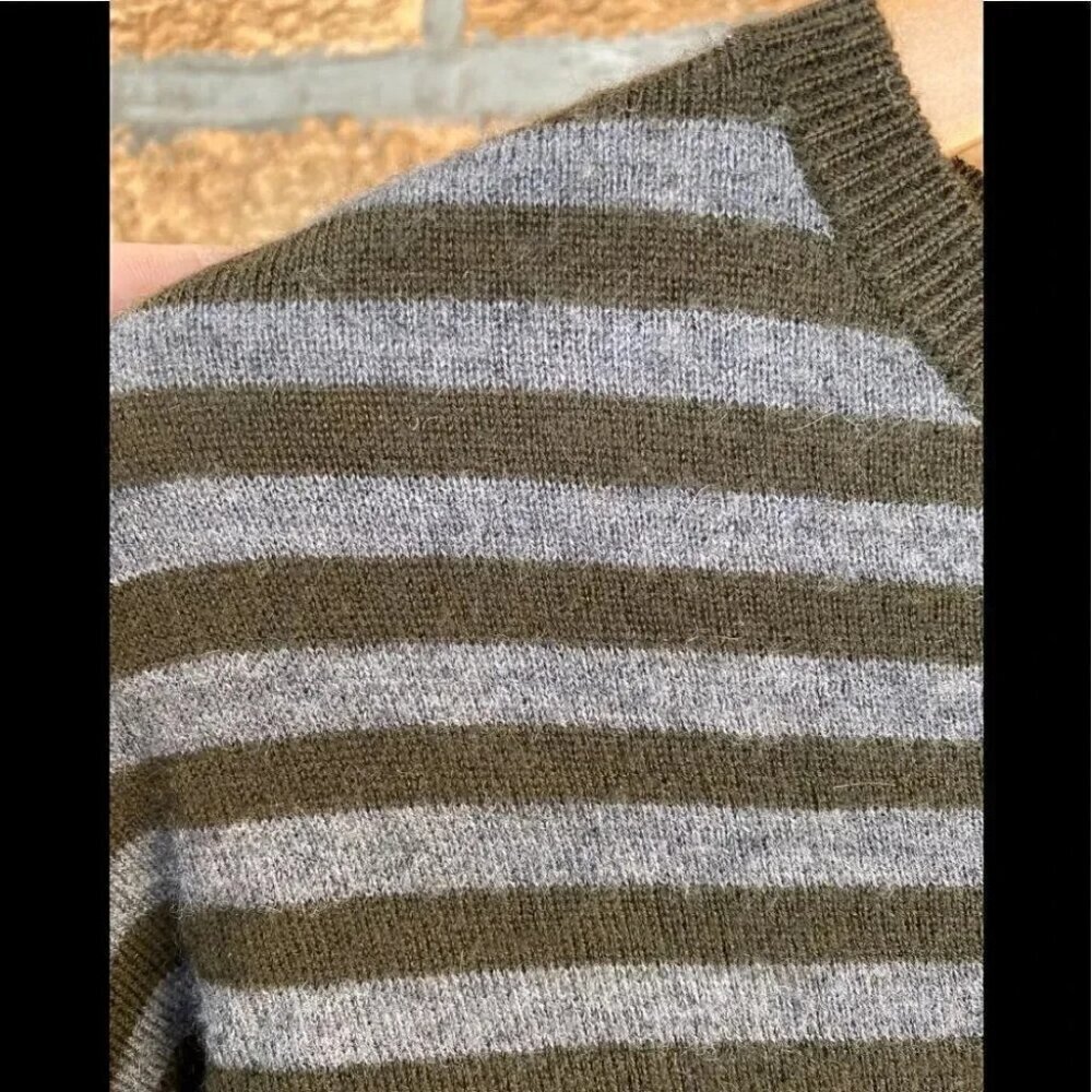 Vince 100% cashmere sweater xs - Picture 5 of 7